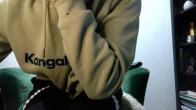 calioppe01 online show from February 11, 2026, 10:31 am