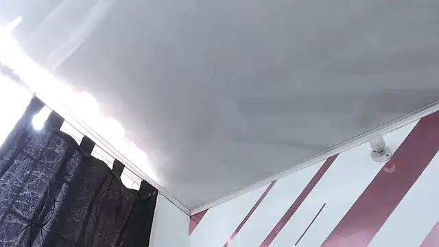 Kitten Hot  online show from November 15, 2025, 2:35 pm