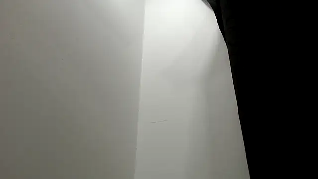 Kitten Hot  online show from December 5, 2025, 11:08 am