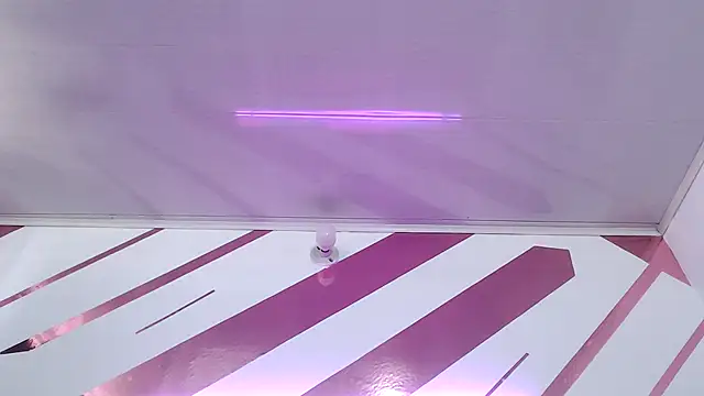 Kitten Hot  online show from February 28, 2026, 2:29 pm