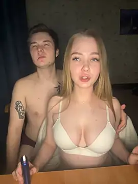 Family-Mm1 online show from December 17, 2024, 9:27 pm