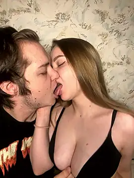 Family-Mm1 online show from January 19, 2026, 6:39 am