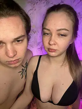 Family-Mm1 online show from March 4, 2026, 4:02 pm