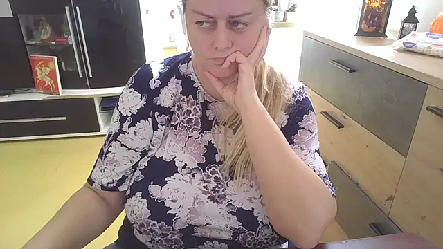 Meliss Official9 online show from October 8, 2025, 8:12 am