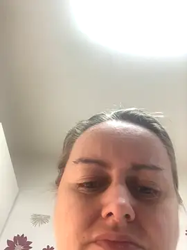 Meliss Official9 online show from December 17, 2025, 8:42 am