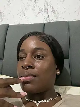 Snapshot of AkiraHomers chatting on December 10, 2024, 6:06 pm AkiraHomers online show from December 10, 2024, 6:06 pm