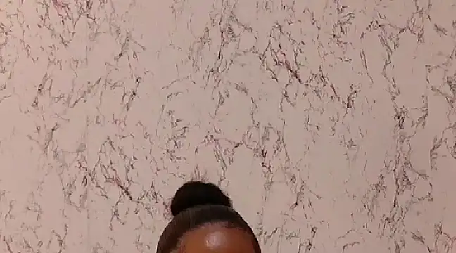 Snapshot of AkiraHomers chatting on March 5, 2025, 11:16 pm AkiraHomers online show from March 5, 2025, 11:16 pm