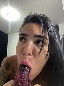 Snapshot of MARYADSUARD chatting on October 5, 2025, 5:28 am MARYADSUARD online show from October 5, 2025, 5:28 am