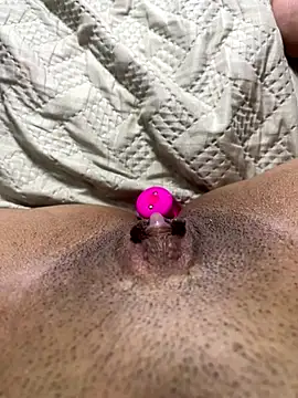 Snapshot of MARYADSUARD chatting on November 9, 2025, 5:06 am MARYADSUARD online show from November 9, 2025, 5:06 am