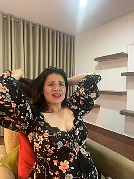 Snapshot of Alice_Biel chatting on December 23, 2024, 12:46 am Alice Biel online show from December 23, 2024, 12:46 am