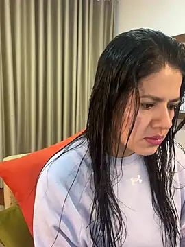 Snapshot of Alice_Biel chatting on February 28, 2025, 11:58 am Alice Biel online show from February 28, 2025, 11:58 am