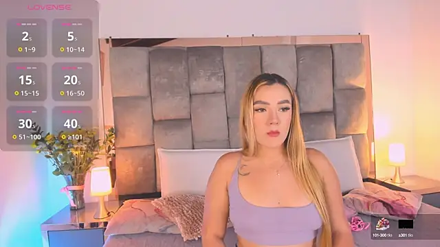 Snapshot of Sofi_Vasquez chatting on September 22, 2025, 8:33 pm Sofi Vasquez online show from September 22, 2025, 8:33 pm