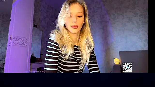 Snapshot of Evvie_Summn1 chatting on September 29, 2025, 6:07 am Evvie Summn1 online show from September 29, 2025, 6:07 am