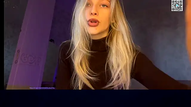 Snapshot of Evvie_Summn1 chatting on September 30, 2025, 4:28 am Evvie Summn1 online show from September 30, 2025, 4:28 am