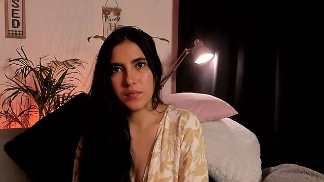 Snapshot of Serenity_Day chatting on February 13, 2025, 12:35 am Serenity Day online show from February 13, 2025, 12:35 am