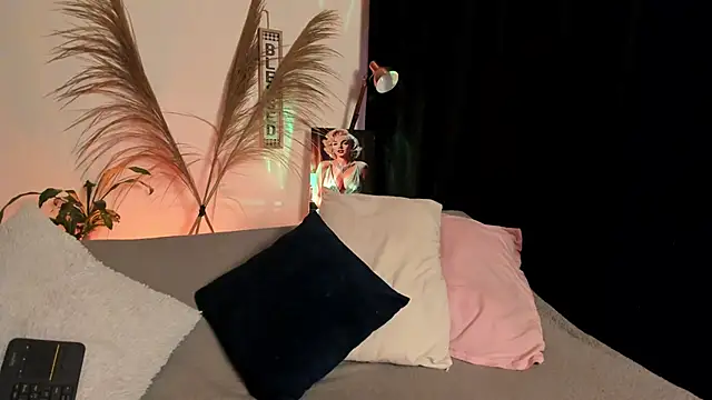 Snapshot of Serenity_Day chatting on November 3, 2025, 10:42 pm Serenity Day online show from November 3, 2025, 10:42 pm