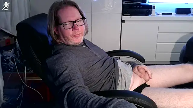 VSteph online show from October 6, 2025, 7:11 pm