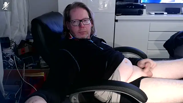 VSteph online show from November 12, 2025, 10:41 pm