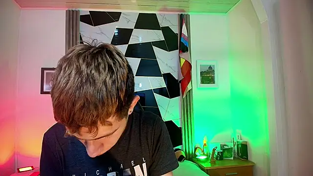 Erik Osorio online show from September 19, 2025, 4:07 pm