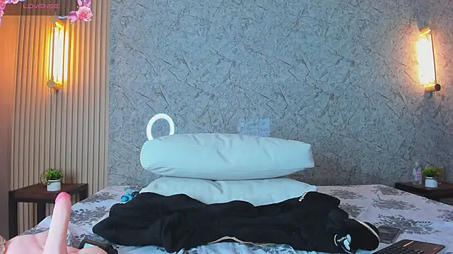 adara scot online show from December 18, 2024, 2:17 pm