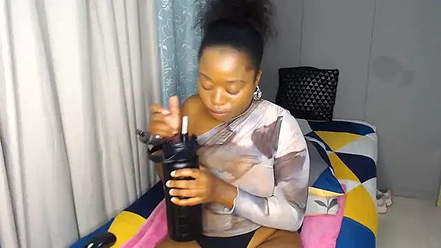 Snapshot of Sexyboobs330 chatting on March 16, 2025, 3:47 am Sexyboobs330 online show from March 16, 2025, 3:47 am