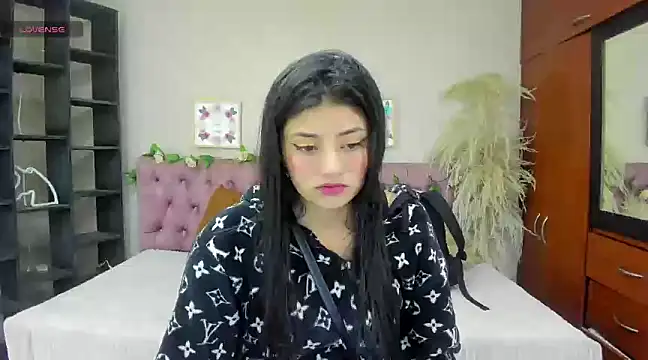 Lia Keen online show from December 28, 2024, 8:04 pm