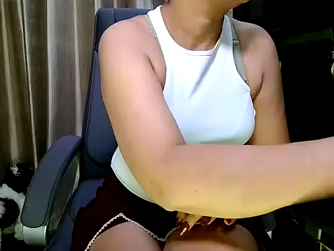 Snapshot of fabdemira chatting on October 4, 2025, 7:56 pm fabdemira online show from October 4, 2025, 7:56 pm