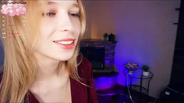 Snapshot of LynetBurby chatting on December 10, 2024, 11:19 pm LynetBurby online show from December 10, 2024, 11:19 pm