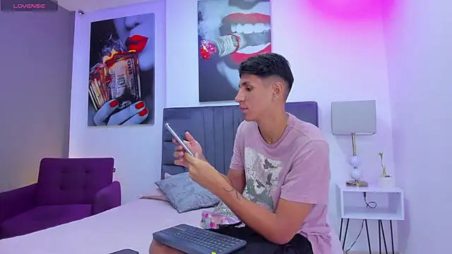 kieran derek online show from November 23, 2025, 3:17 am