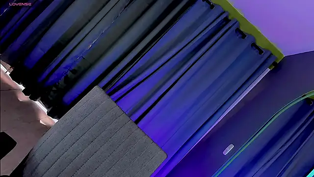 gatitavenecis online show from February 4, 2025, 7:55 pm