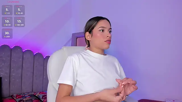 Snapshot of Marilyn_rouse_ chatting on December 12, 2024, 5:20 am Marilyn rouse online show from December 12, 2024, 5:20 am