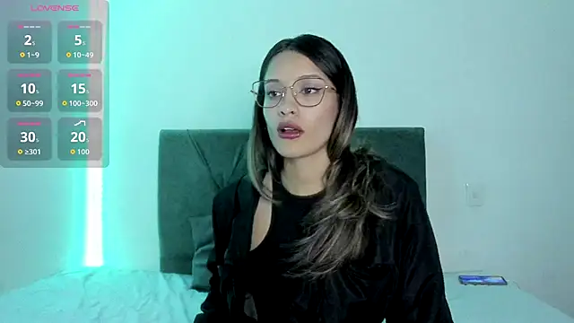 Gabby and Alice online show from October 9, 2025, 10:30 pm