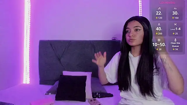 Gabby and Alice online show from October 12, 2025, 5:01 pm