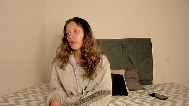 Gabby and Alice online show from October 24, 2025, 7:21 pm