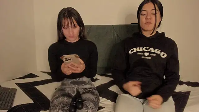 Gabby and Alice online show from November 6, 2025, 9:37 pm