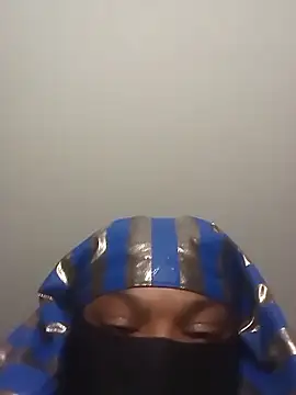 Snapshot of MaskOn_DOut chatting on December 5, 2025, 5:16 am MaskOn DOut online show from December 5, 2025, 5:16 am