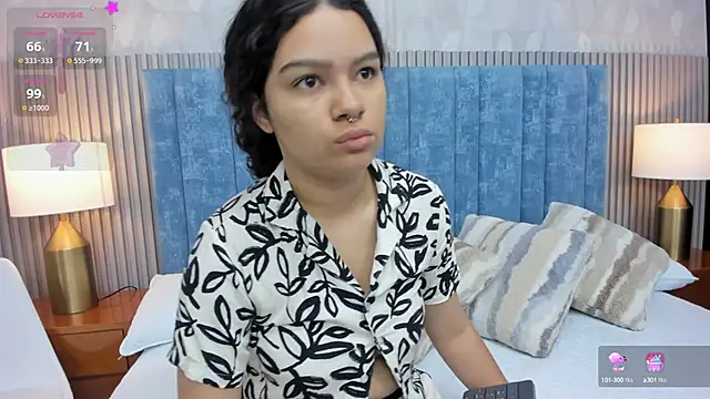 Snapshot of pretty_sunlight_ chatting on October 3, 2025, 1:24 am pretty sunlight online show from October 3, 2025, 1:24 am