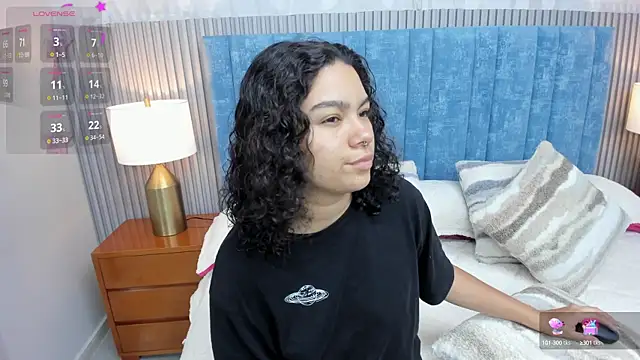 Snapshot of pretty_sunlight_ chatting on October 4, 2025, 1:47 am pretty sunlight online show from October 4, 2025, 1:47 am