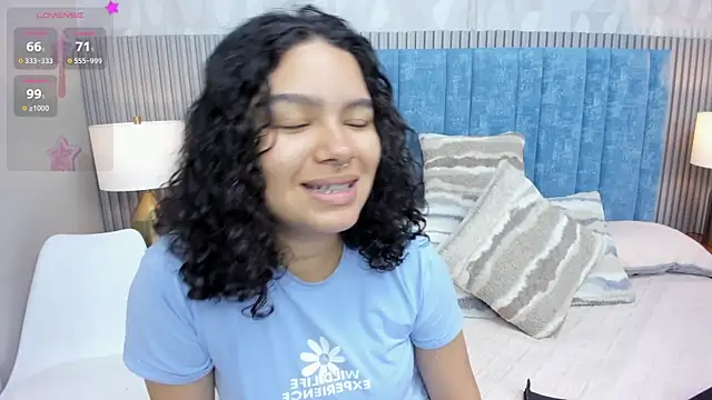 Snapshot of pretty_sunlight_ chatting on October 12, 2025, 1:48 am pretty sunlight online show from October 12, 2025, 1:48 am