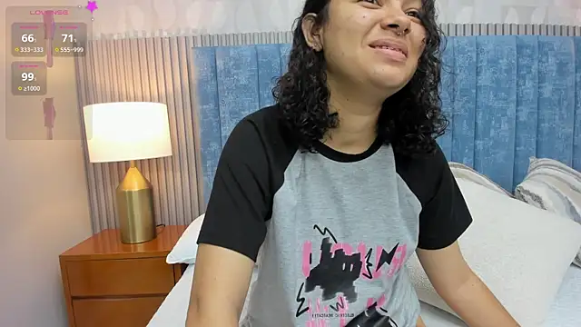 Snapshot of pretty_sunlight_ chatting on October 19, 2025, 1:28 am pretty sunlight online show from October 19, 2025, 1:28 am