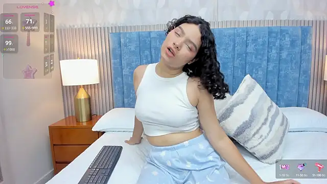 Snapshot of pretty_sunlight_ chatting on October 21, 2025, 1:39 am pretty sunlight online show from October 21, 2025, 1:39 am