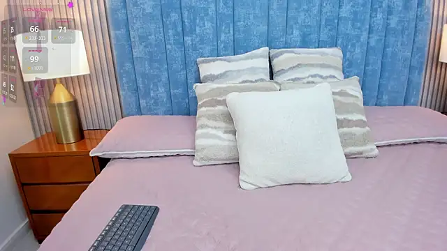 Snapshot of pretty_sunlight_ chatting on October 25, 2025, 1:46 am pretty sunlight online show from October 25, 2025, 1:46 am