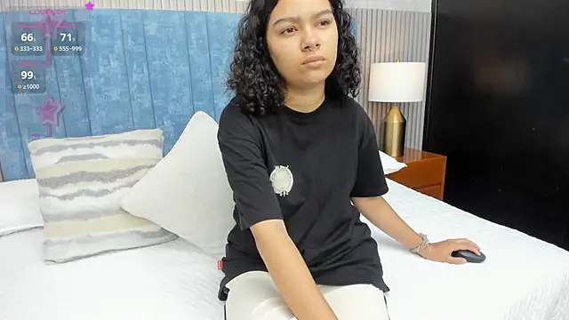 Snapshot of pretty_sunlight_ chatting on November 8, 2025, 1:28 am pretty sunlight online show from November 8, 2025, 1:28 am