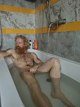 Gingerbeard40 online show from February 19, 2026, 7:04 am