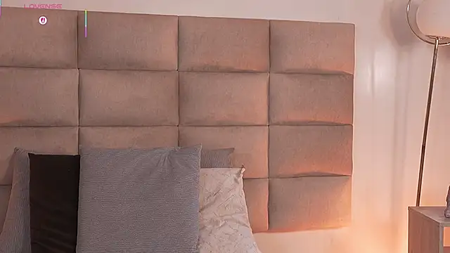 emma brooks1 online show from October 17, 2025, 7:49 pm