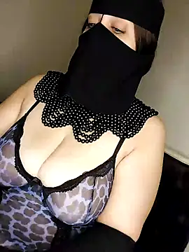 Snapshot of -Arab_milf- chatting on December 29, 2024, 5:12 pm -Arab milf- online show from December 29, 2024, 5:12 pm
