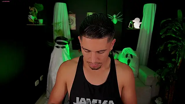 Aaronfox x online show from October 10, 2025, 1:32 pm