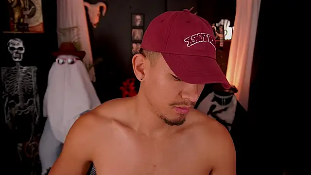 Aaronfox x online show from October 19, 2025, 12:39 pm