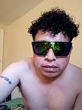 Snapshot of alonzo-boy chatting on September 21, 2025, 10:11 pm alonzo-boy online show from September 21, 2025, 10:11 pm