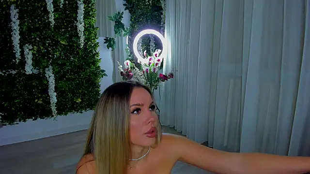 VivienCarter online show from February 6, 2026, 3:55 am